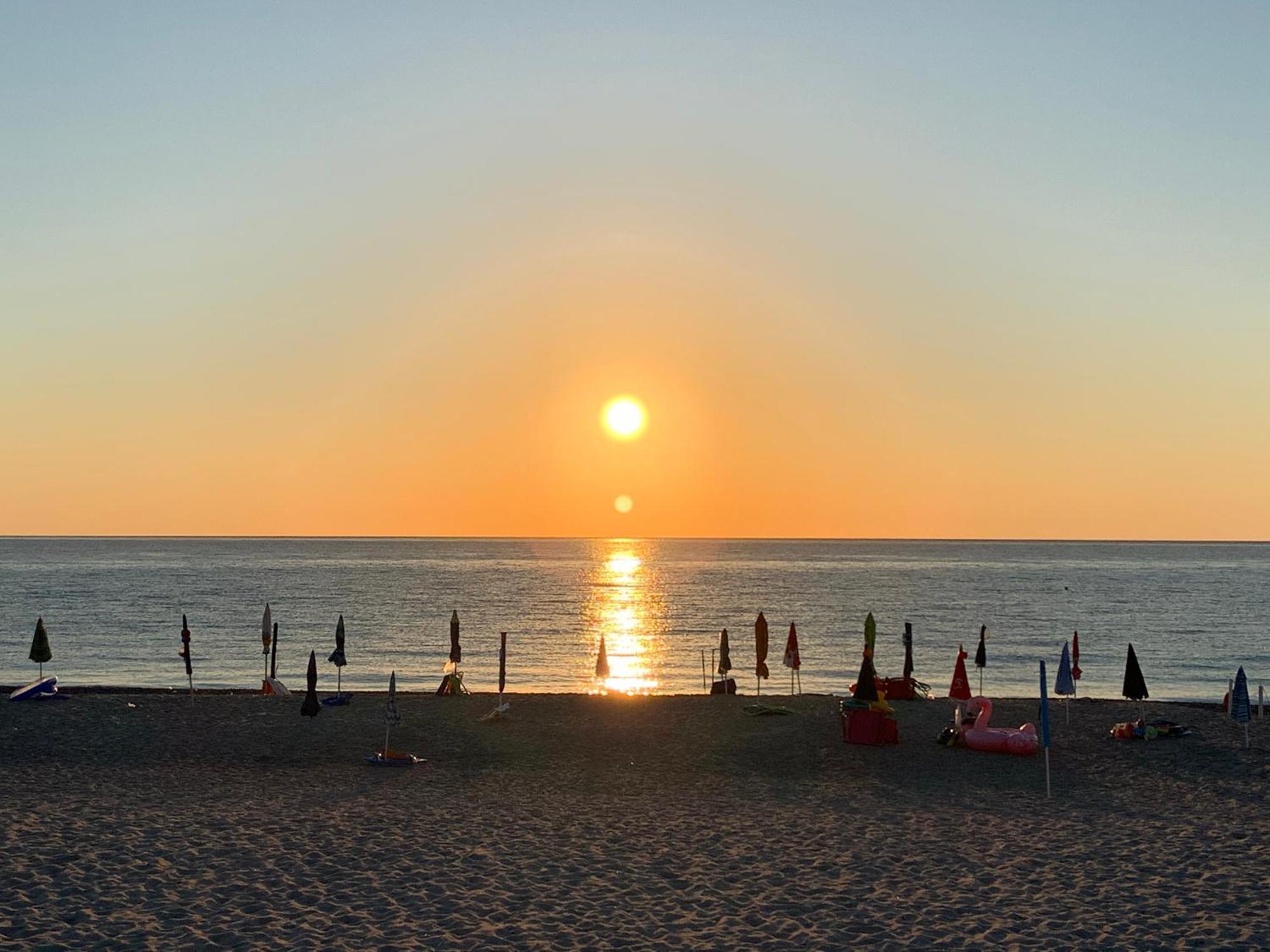 Alba Serena Santa Caterina Dello Ionio Marina Bagian luar foto